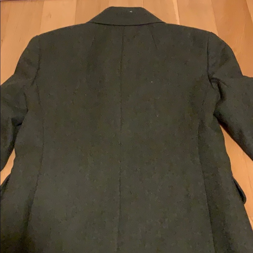 Vineyard vines suit jacket pockets & anchor button - Picture 10 of 16